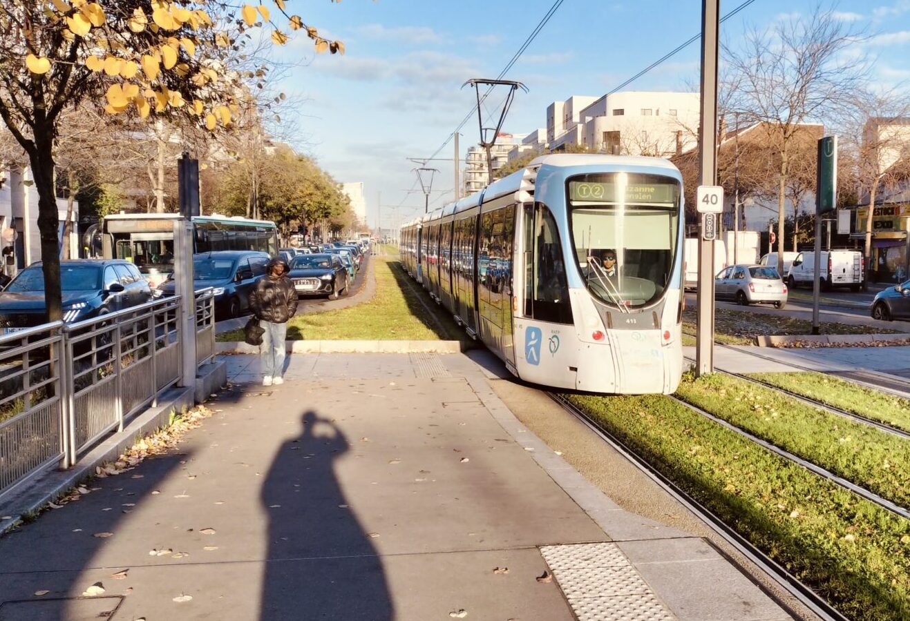 投稿についてもっと詳しく パリ、約束と余白のあいだで